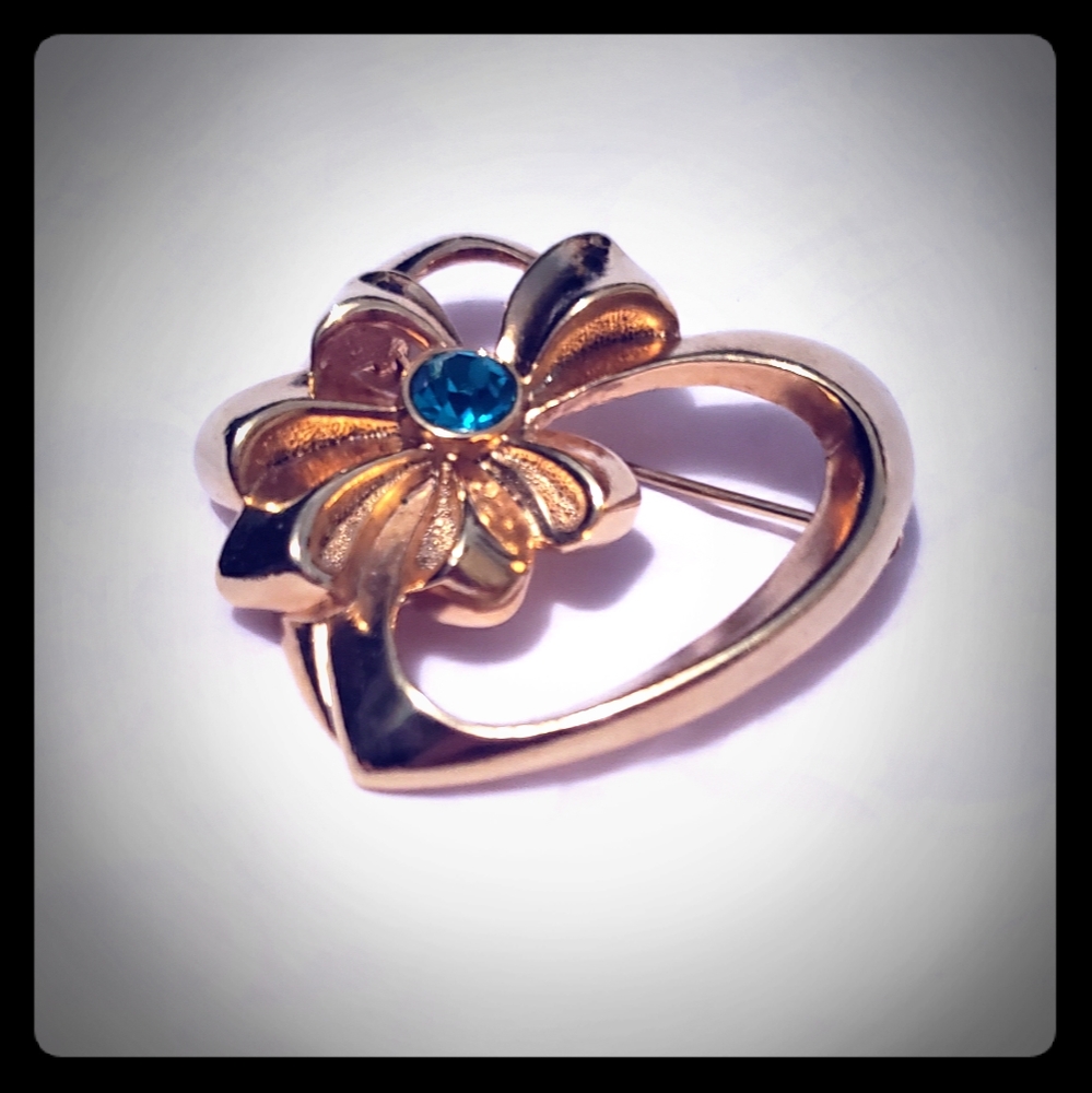 Vintage Avon Brooch Pin Heart Shape
